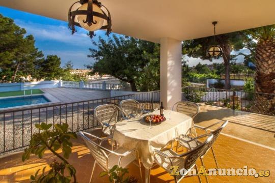 ocasion villa de lujo con garaje y piscina vistas